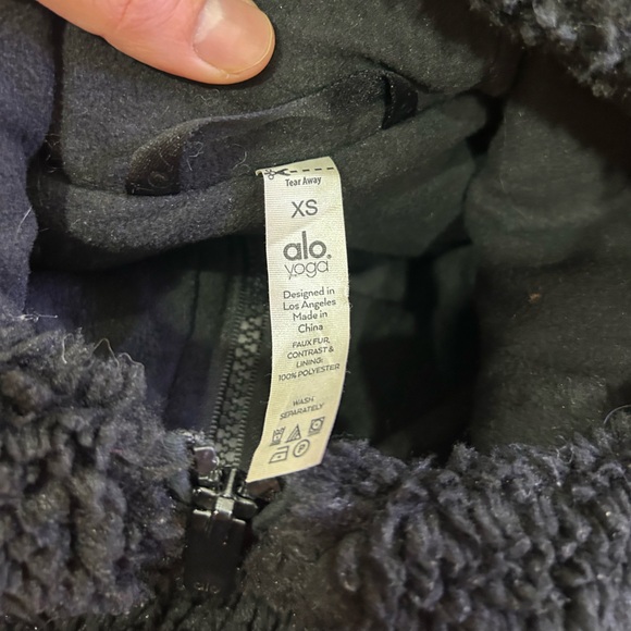 Alo over sized jacket size XS - Picture 2 of 4